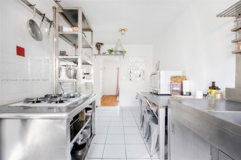 Condominio en venta en Miami Beach, Florida, 1 dormitorio, 72.46 m2 № 2035659 - foto 3