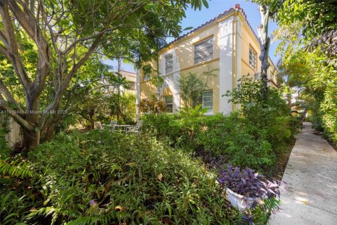 Condominio en Miami Beach, Florida, 1 dormitorio  № 2035659