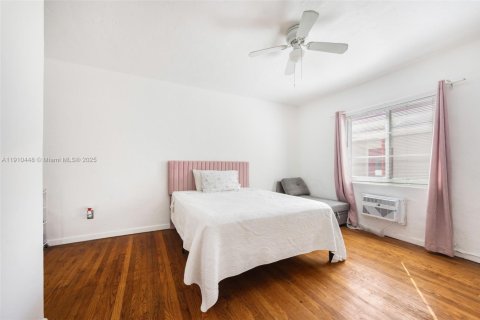 Condominio en venta en Miami Beach, Florida, 1 dormitorio, 72.46 m2 № 2035659 - foto 12