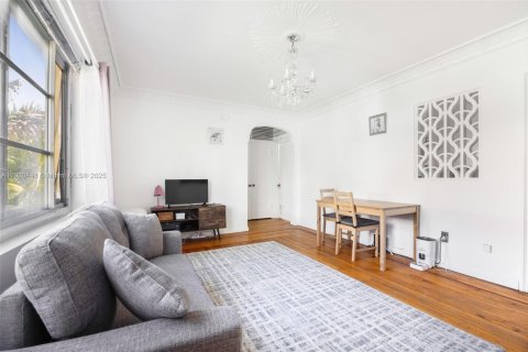 Condominio en venta en Miami Beach, Florida, 1 dormitorio, 72.46 m2 № 2035659 - foto 9