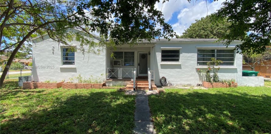 Villa ou maison à Miami, Floride 3 chambres, 108.32 m2 № 1770698