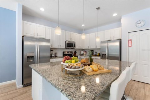 Casa en venta en Davenport, Florida, 10 dormitorios, 393.07 m2 № 2144958 - foto 4
