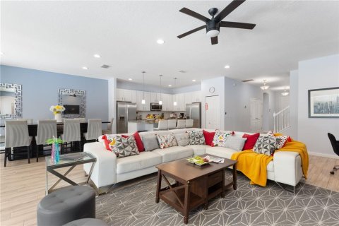 Casa en venta en Davenport, Florida, 10 dormitorios, 393.07 m2 № 2144958 - foto 6