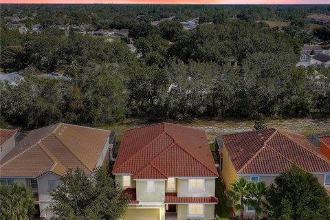 Casa en Davenport, Florida 10 dormitorios, 393.07 m2 № 2144958