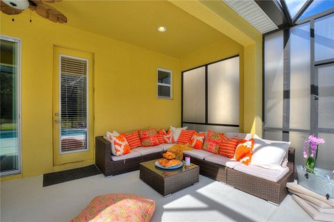 Casa en venta en Davenport, Florida, 10 dormitorios, 393.07 m2 № 2144958 - foto 15