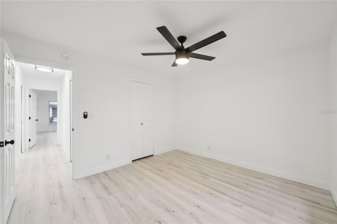 House in Pinellas Park, Florida 3 bedrooms, 164.99 sq.m. № 1902907 - photo 20