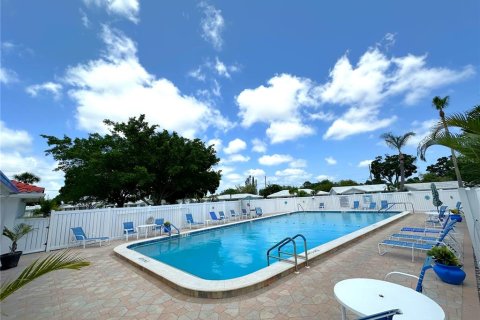 House in Pinellas Park, Florida 3 bedrooms, 164.99 sq.m. № 1902907 - photo 30