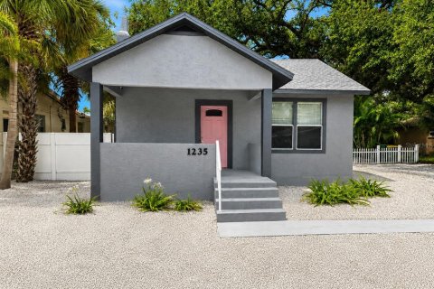 House in Sarasota, Florida 2 bedrooms, 76.55 sq.m. № 2287049