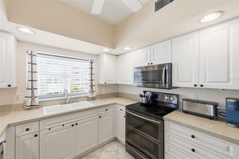 Купить кондоминиум в Ларго, Флорида 10 комнат, 167.32м2, № 2216928 - фото 13