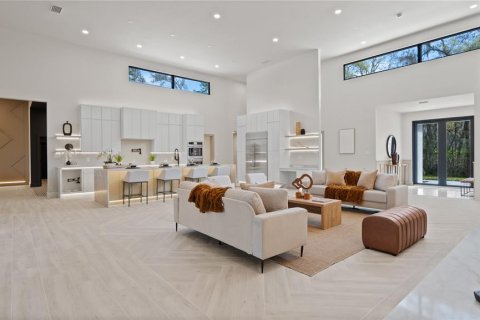 House in Winter Springs, Florida 6 bedrooms, 569.68 sq.m. № 2117587 - photo 9