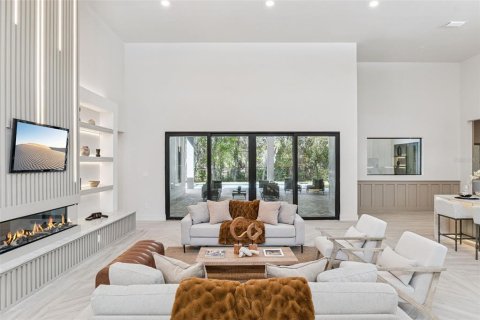 House in Winter Springs, Florida 6 bedrooms, 569.68 sq.m. № 2117587 - photo 5