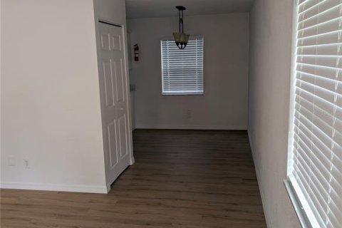 Commercial property in De Leon Springs, Florida 4 bedrooms, 166.48 sq.m. № 1718256 - photo 6