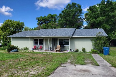Commercial property in De Leon Springs, Florida 4 bedrooms, 166.48 sq.m. № 1718256 - photo 3