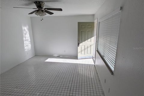 Commercial property in De Leon Springs, Florida 4 bedrooms, 166.48 sq.m. № 1718256 - photo 24