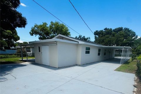 House in Seminole, Florida 3 bedrooms, 147.16 sq.m. № 1851874 - photo 16