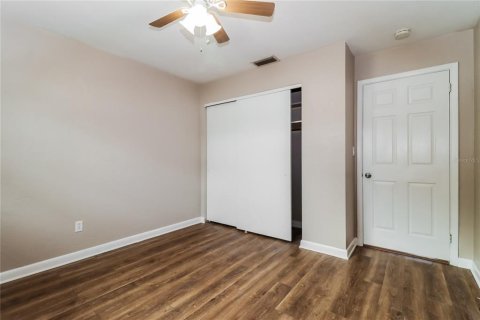 House in Seminole, Florida 3 bedrooms, 147.16 sq.m. № 1851874 - photo 9