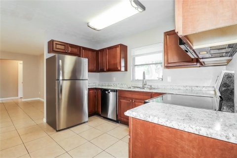 House in Seminole, Florida 3 bedrooms, 147.16 sq.m. № 1851874 - photo 6