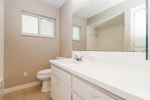 House in Seminole, Florida 3 bedrooms, 147.16 sq.m. № 1851874 - photo 10