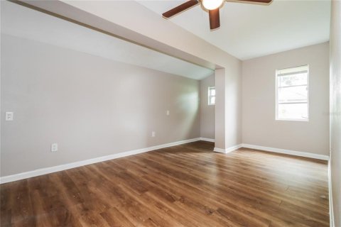 House in Seminole, Florida 3 bedrooms, 147.16 sq.m. № 1851874 - photo 11