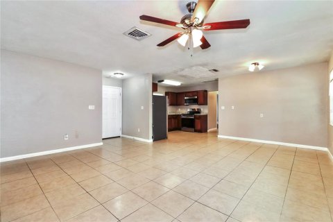 House in Seminole, Florida 3 bedrooms, 147.16 sq.m. № 1851874 - photo 4