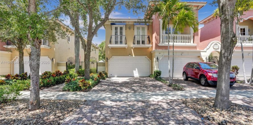Townhouse in Fort Lauderdale, Florida 3 bedrooms, 210.14 sq.m. № 2004781