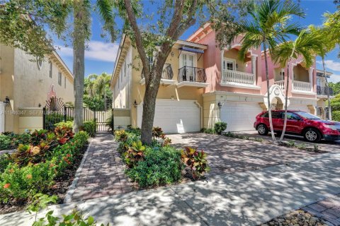 Townhouse in Fort Lauderdale, Florida 3 bedrooms, 210.14 sq.m. № 2004781 - photo 5