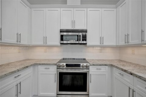 Townhouse in Fort Lauderdale, Florida 3 bedrooms, 210.14 sq.m. № 2004781 - photo 25