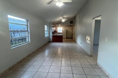 House in Lutz, Florida 3 bedrooms, 104.14 sq.m. № 2201459 - photo 12