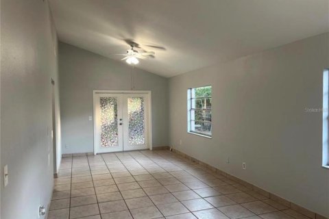 House in Lutz, Florida 3 bedrooms, 104.14 sq.m. № 2201459 - photo 10