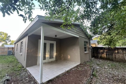 House in Lutz, Florida 3 bedrooms, 104.14 sq.m. № 2201459 - photo 5