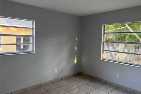 House in Lutz, Florida 3 bedrooms, 104.14 sq.m. № 2201459 - photo 27