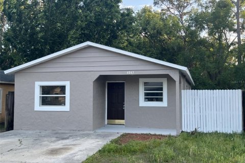 House in Lutz, Florida 3 bedrooms, 104.14 sq.m. № 2201459