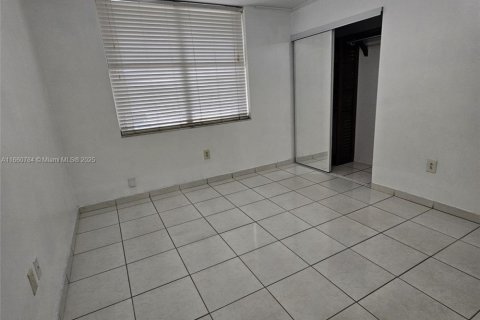 Townhouse in Hialeah, Florida 3 bedrooms, 141.95 sq.m. № 1475406 - photo 28