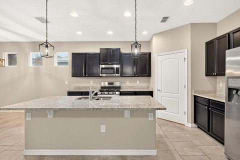 House in DeLand, Florida 4 bedrooms, 192.87 sq.m. № 2206692 - photo 20