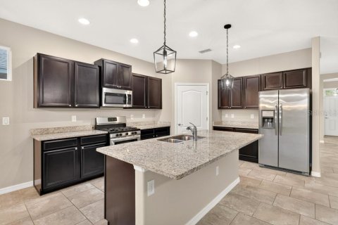 House in DeLand, Florida 4 bedrooms, 192.87 sq.m. № 2206692 - photo 11