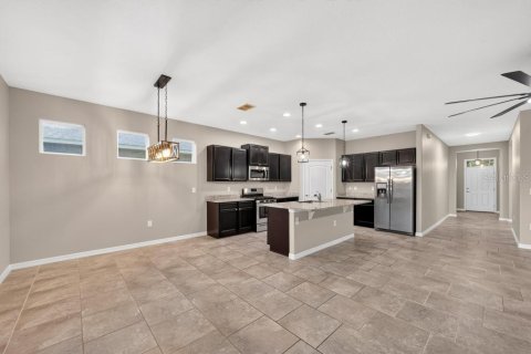 House in DeLand, Florida 4 bedrooms, 192.87 sq.m. № 2206692 - photo 8