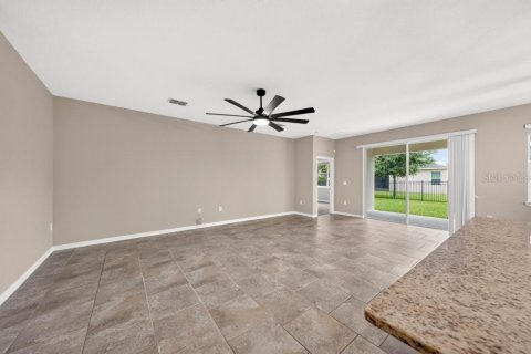 House in DeLand, Florida 4 bedrooms, 192.87 sq.m. № 2206692 - photo 14
