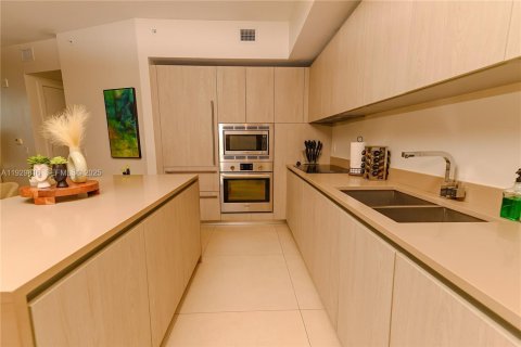 Condominio en venta en Hollywood, Florida, 1 dormitorio, 78.97 m2 № 2034162 - foto 10