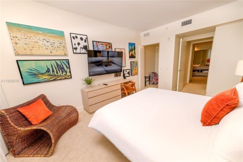 Condominio en venta en Hollywood, Florida, 1 dormitorio, 78.97 m2 № 2034162 - foto 17