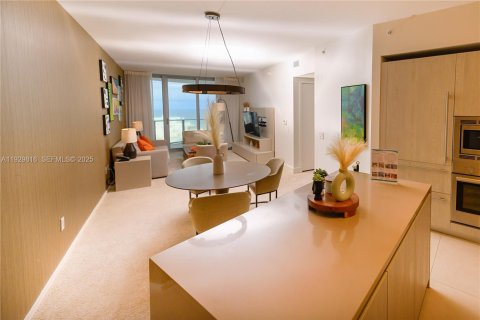 Condominio en venta en Hollywood, Florida, 1 dormitorio, 78.97 m2 № 2034162 - foto 9