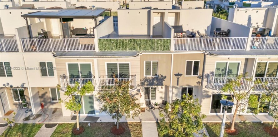 Touwnhouse à Homestead, Floride 4 chambres, 129.88 m2 № 1946103