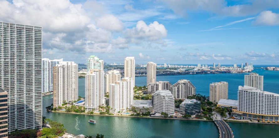 Condominio en Miami, Florida, 2 dormitorios № 1738668