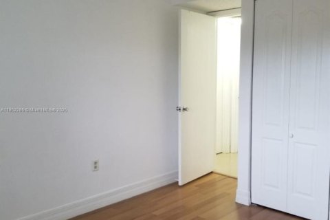 Copropriété à louer à Miami, Floride: 2 chambres, 83.24 m2 № 1858998 - photo 11