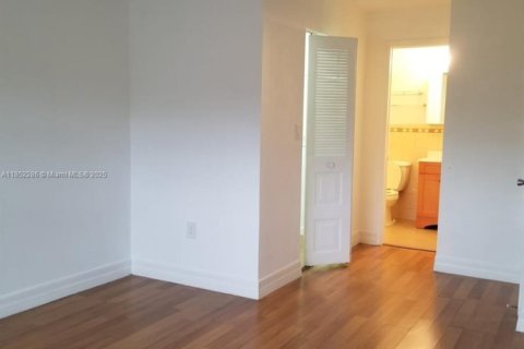 Copropriété à louer à Miami, Floride: 2 chambres, 83.24 m2 № 1858998 - photo 8