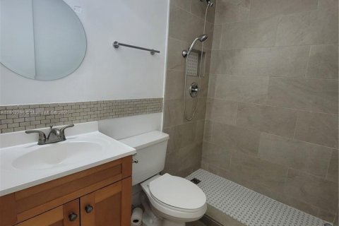 Copropriété à louer à Miami, Floride: 2 chambres, 83.24 m2 № 1858998 - photo 13