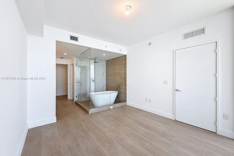Copropriété à louer à Miami, Floride: 3 chambres, 143.26 m2 № 1895821 - photo 12