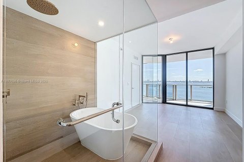 Copropriété à louer à Miami, Floride: 3 chambres, 143.26 m2 № 1895821 - photo 13