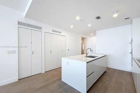Copropriété à louer à Miami, Floride: 3 chambres, 143.26 m2 № 1895821 - photo 9