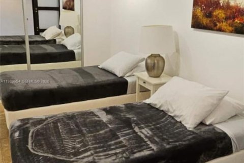 Купить кондоминиум в Халландейл-Бич, Флорида 2 спальни, 124.21м2, № 2051990 - фото 23