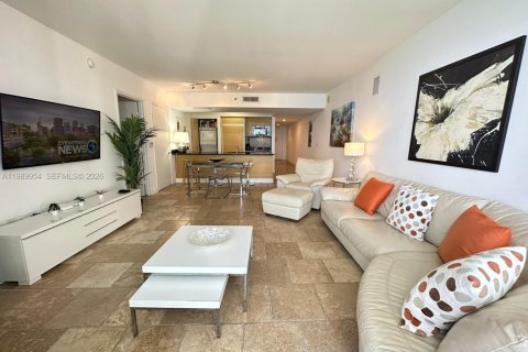 Купить кондоминиум в Халландейл-Бич, Флорида 2 спальни, 124.21м2, № 2051990 - фото 11